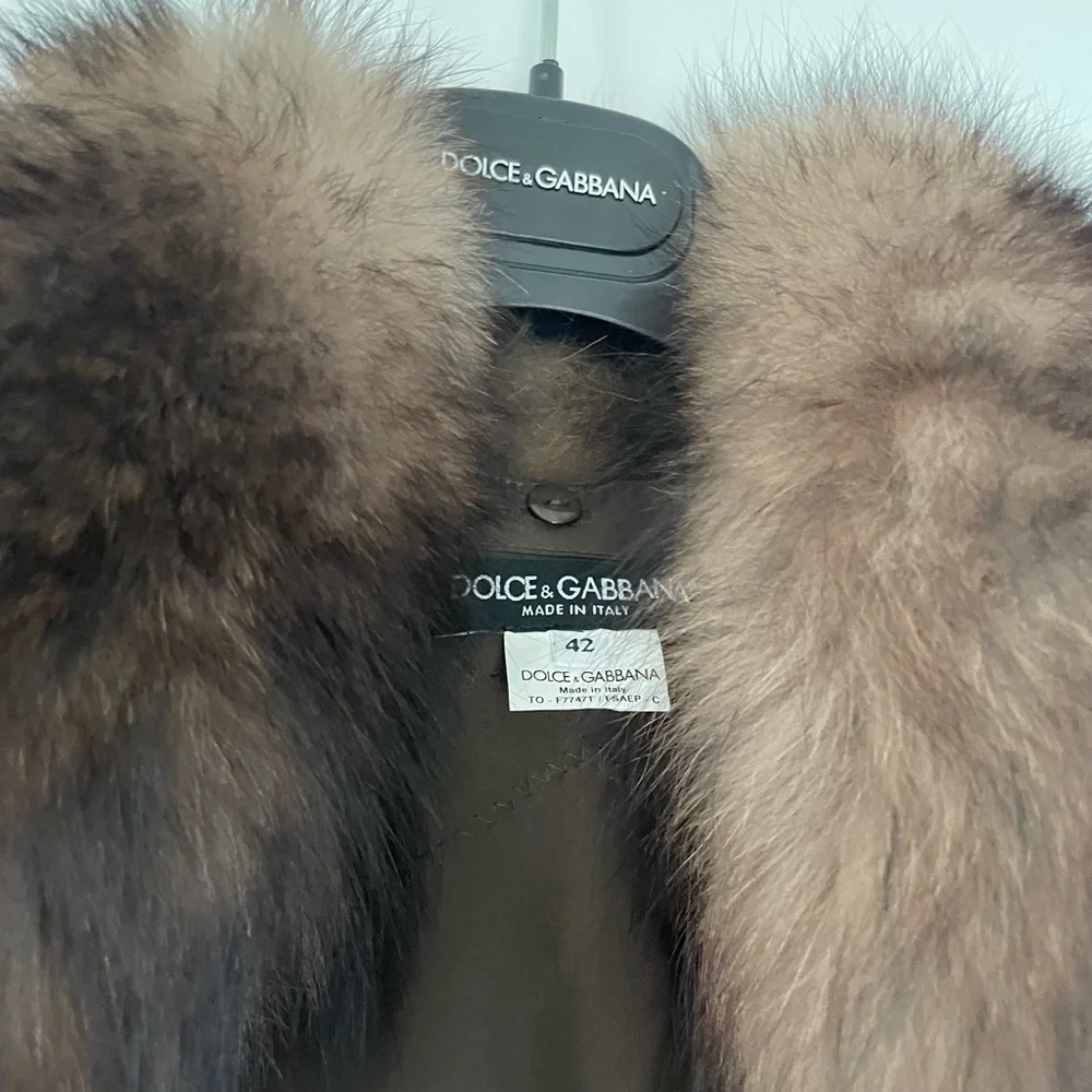 Dolce and Gabbana real fur coat size 6 - Picture 4 of 16